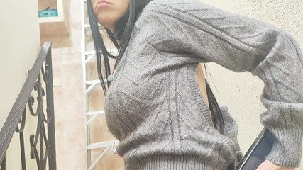 Crisanto999: Přesvědčil jsem svou krásnou děvku nevlastní sestřenku, aby šel do koupelny...