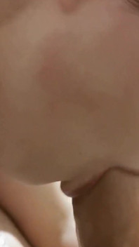 Amatorska para POV blowjob głębokie gardło na żywo