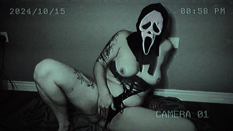 EeveeXo: Paranormalna faptivity Ghostface zauważona na kamerze
