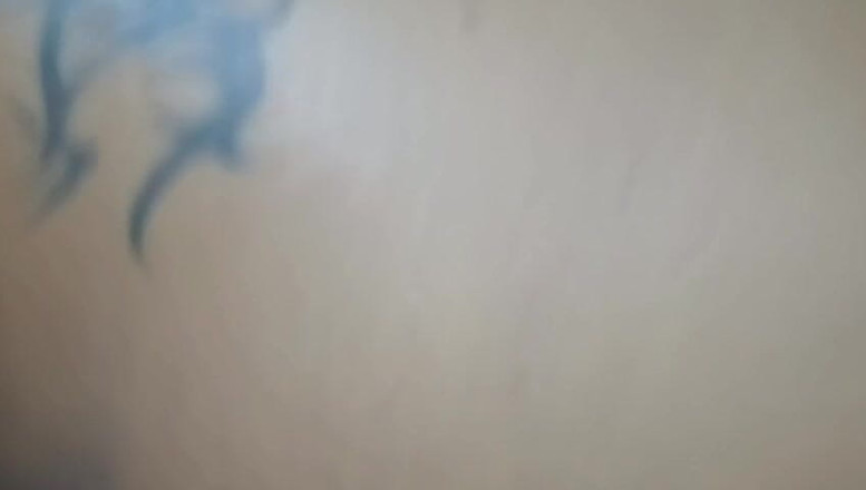 Iamprincesspeaches: Brunetă Singură În Camera Ei Își Oferă Plăcere, Până Când Nu Mai...