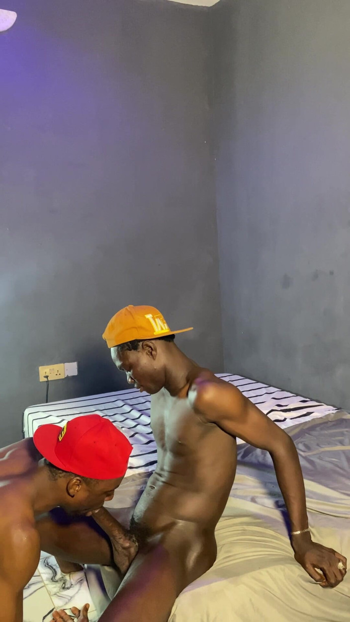 assdriller50: 내 엉덩이를 숭배하고 창녀로 만든 흑인 깡패 친구