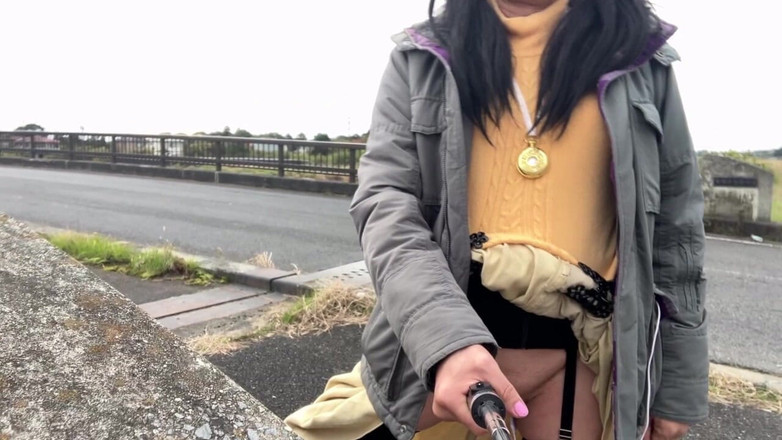 megu2002: Auto-allenamento n. 33 Passeggiata sgognante lungo l'autostrada