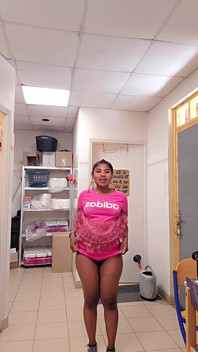 Ebony Pees Standing up
