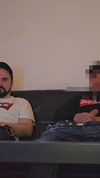Hetero Turkse Maatje Voor Het Eerst Verleid Tot Een Wederzijdse Aftrekbeurt En Pijpbeurt Door Een Man