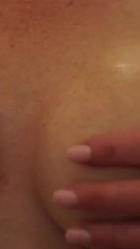 吮吸我的乳头的新玩具