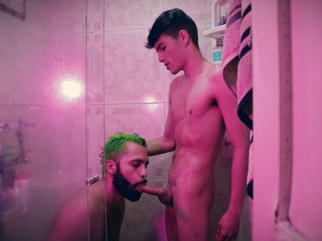 Camilo Brown Caught Hot Twink Andres Zp Jerking to Him and Invited Him Into the Shower for an Amazing Blowjob (Andres ZP)