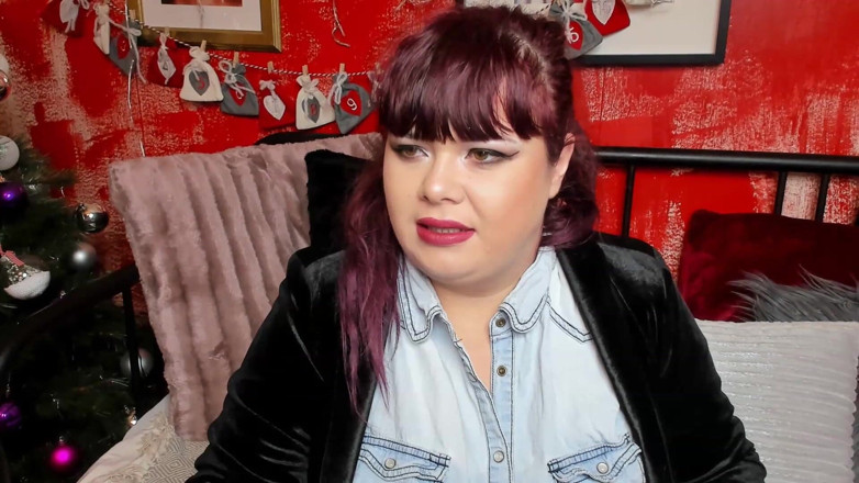 Roxanne Miller: Bitch Boss - Breast Expansion