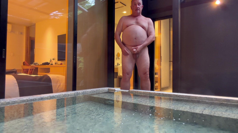 GottaLuvBB: Stripping Down and Getting in the Hot Tub.