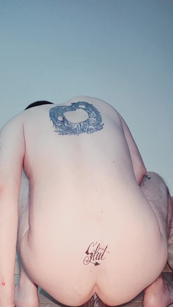 SlutClosetedfag: Berijdende dildo-slet