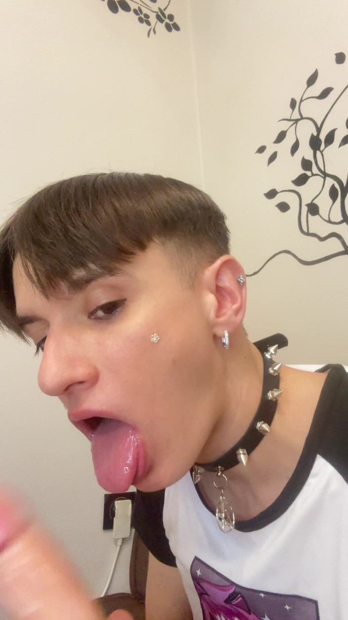 FemmeTwunkie: Femboy Sucking Dildo Got Whole Face Wet