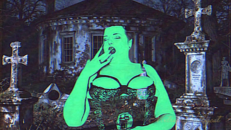 Mxtress Valleycat: Spesial Hari Paranormal