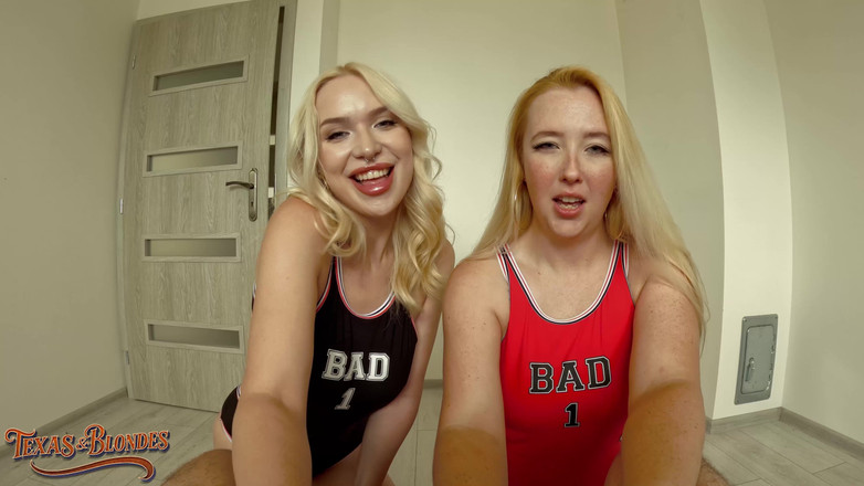 Texas and blondes: Cz Muse кормит блондинками-stunners Samantha Rone и Vera Jarw!