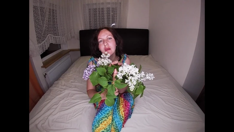 Hera Harding: Hot Wife Found a Dildo in a Flower Bouquet