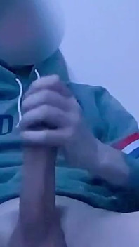 Young Streamer with an Amazing Cock!