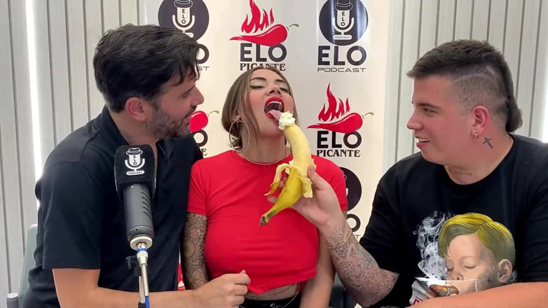 Sara Blonde: Temu bual Dengan Elo Podcast Berakhir Dengan Blowjob Dan Banyak...
