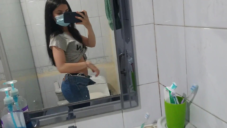 Jopy sex: 性感的jopy laura在和她的继父做爱时拍摄的独家老视频