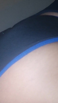 德西练习灌盆。