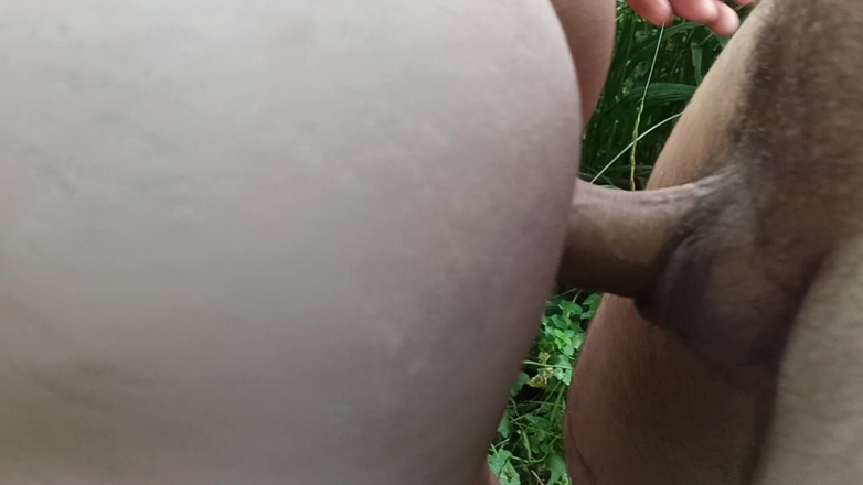 DirtyLubov: Orale e cazzo all'aperto