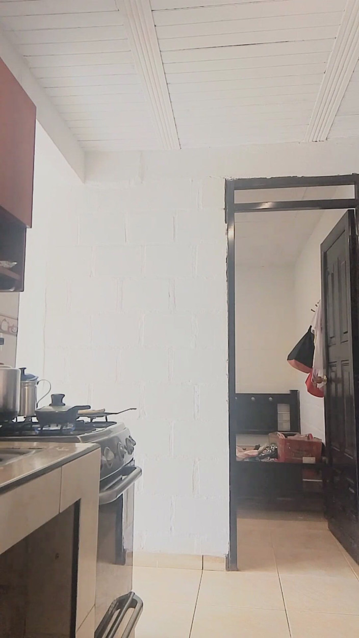 femboyass469: Красивий жіночний хлопець з Налгону Фембой готує голий, показуючи свою дупу і твердий, смачний член