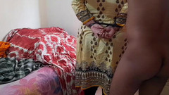 Aria Mia: 남편이 집에 없을 때 18살 짜리 젊은 남자와 결혼했을 때 그는 내 손을 묶고 로맨틱한 섹스를 해줬어