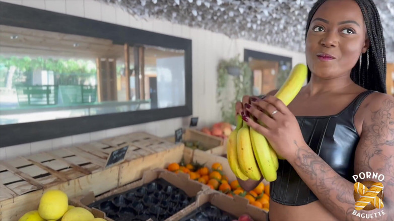 Porno Baguette: Tesão, negra bonita, é fodida com força