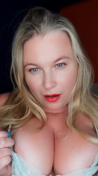 MILF Blonde