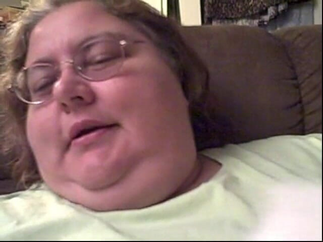 BBW nurse Vicki adventures with friends: Žloutající fetiš pro tebe!