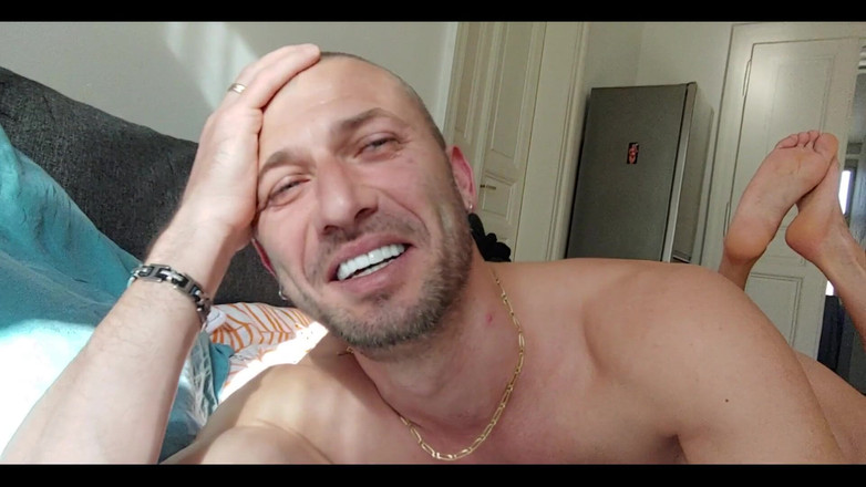 Boy jerking off: M-am trezit și am vrut să fac un videoclip pentru tine