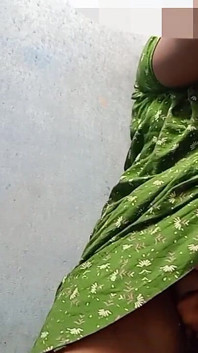 Tamilská manželka šuká a kouří v koupelně