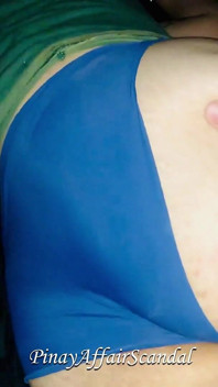 Il corpo voluttuoso della filippina paffuto mi fa venire duro dentro