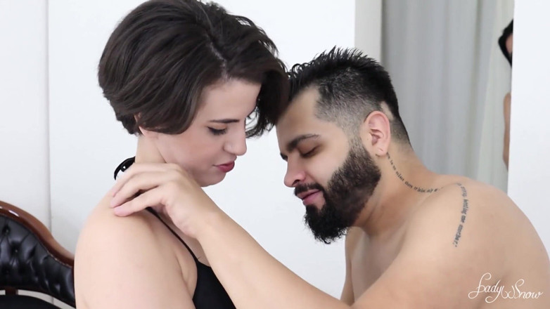 Lady Snow Brasil: Sexo en trío! Follando el culo de su esposa y...