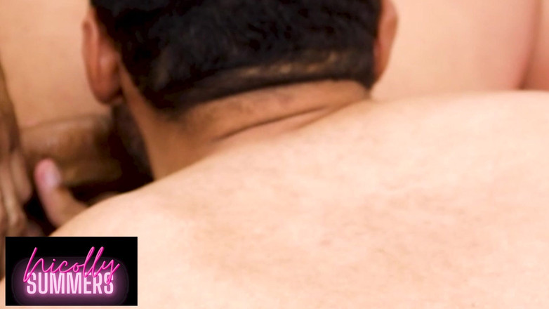 Nicolly Summers: Ils m’ont rempli le cul de fraises et m’ont fait...