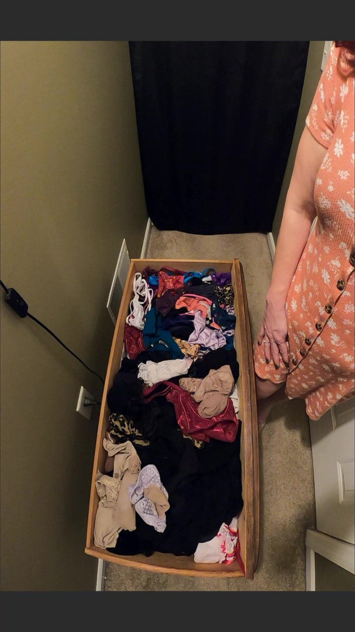 Elianna: Можна вічно дивитися на трусики мачухи - звичай