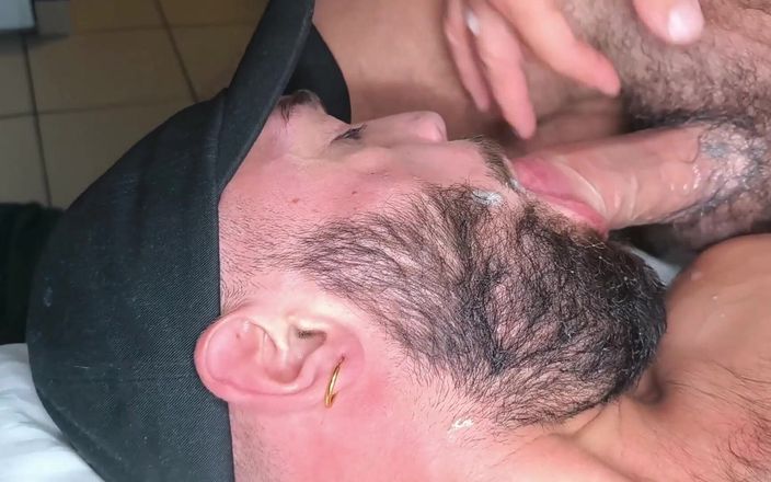 itapapixxl: Sem cortes, papai italiano fode e goza na cara do...