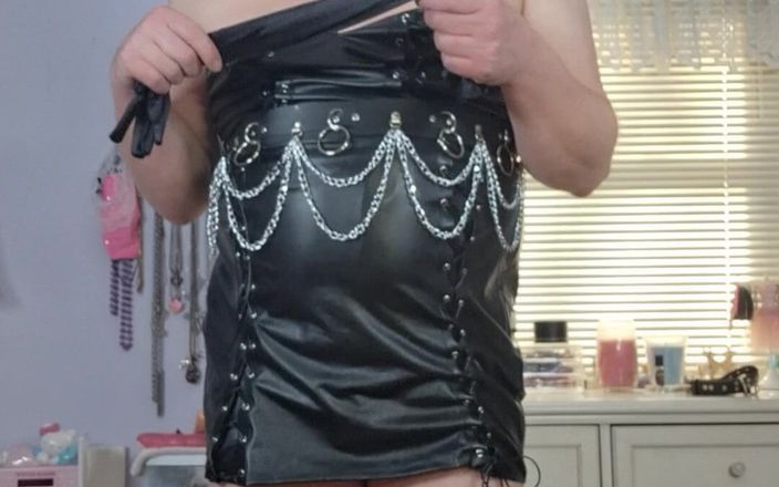 Victoria Lecherri: Satin, fourrure et cuir !