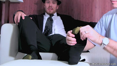 My friends feet: 6'3“ 英国 cain 的 14 英尺和袜子被崇拜