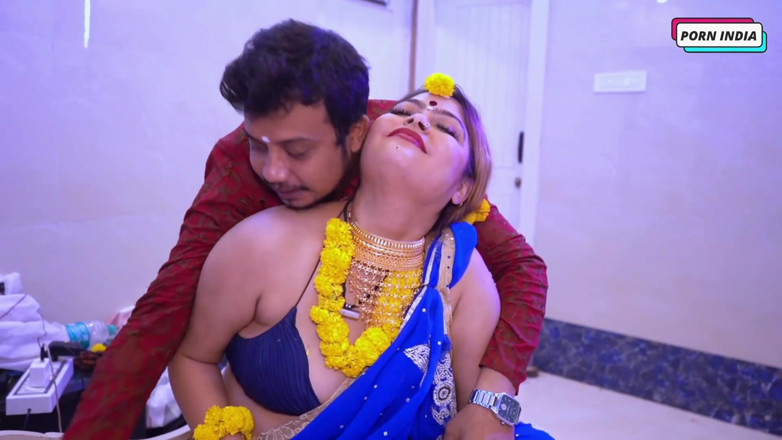 Porn India Studio: Sex romantic incitant în noaptea nunții cu soțul
