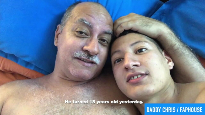 Daddy Chris Marsan: Stepdaddy Chris Barebacks Tato