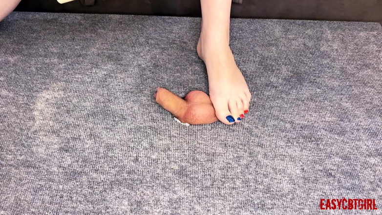 AnnyCandyPainboy: Mistress kapie gorącym woskiem na penisa z kulkami i zabawy...