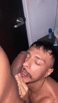 I Lock Myself up with My Neighbor in the Bathroom and Let Myself Be Fucked Like the Whore Inside Me