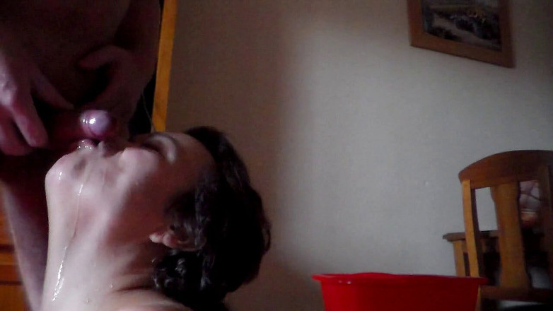 Sex hub couple: John sika, gdy Jen liże swojego kutasa