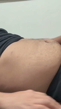 Il Ragazzo Gay Filippino Paffuto Usa L'olio Mentre Si Masturba