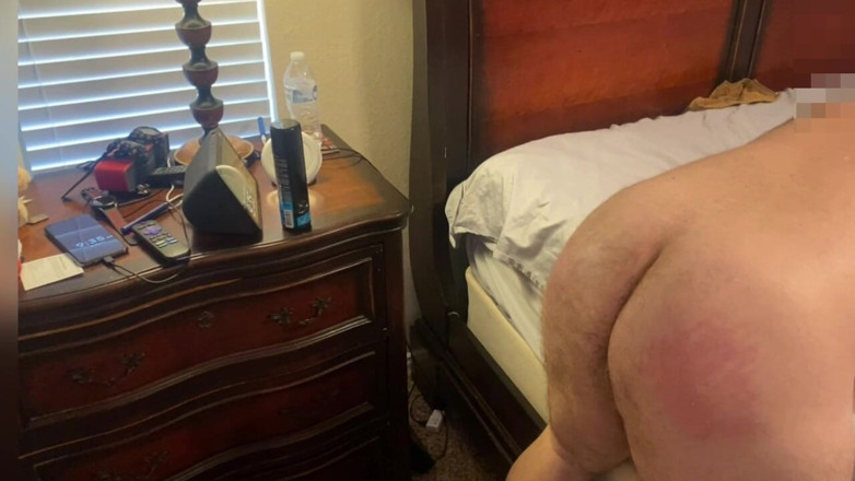 Jwildsxxx: Stumbled Across My Friends Stepdad Resting