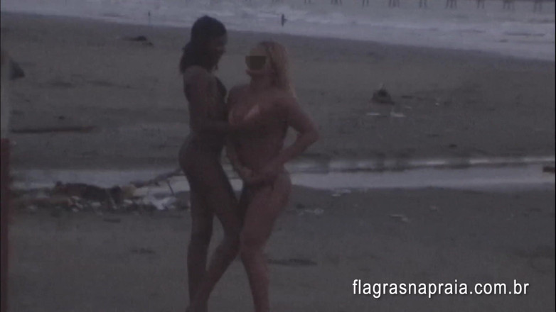 Amateurs videos: My wife's first time with another woman on the beach
