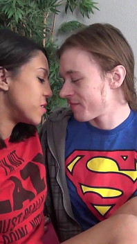 Amber Skye ryck med Amber Skye