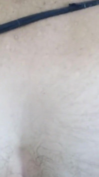 Crossdresser tira gran consolador anal 7