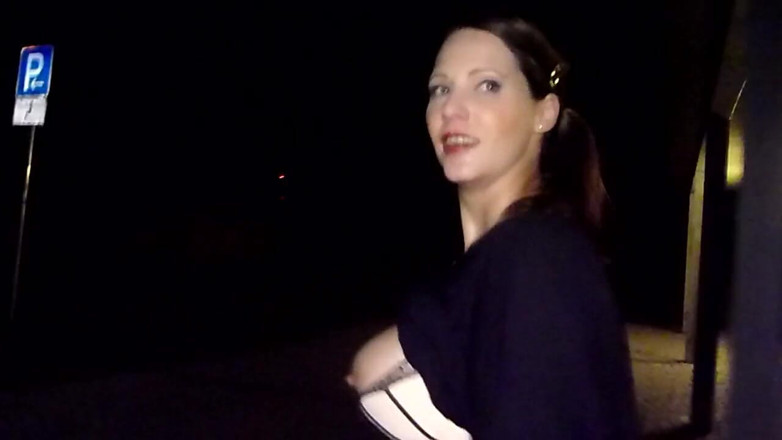 Viktoria Goo: Viktoria Goo - the Truckstop Piss Drinking Queen