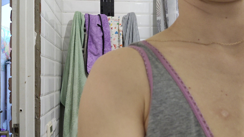 Risky Hairy Couple: Mușchii femeii mari se flexează