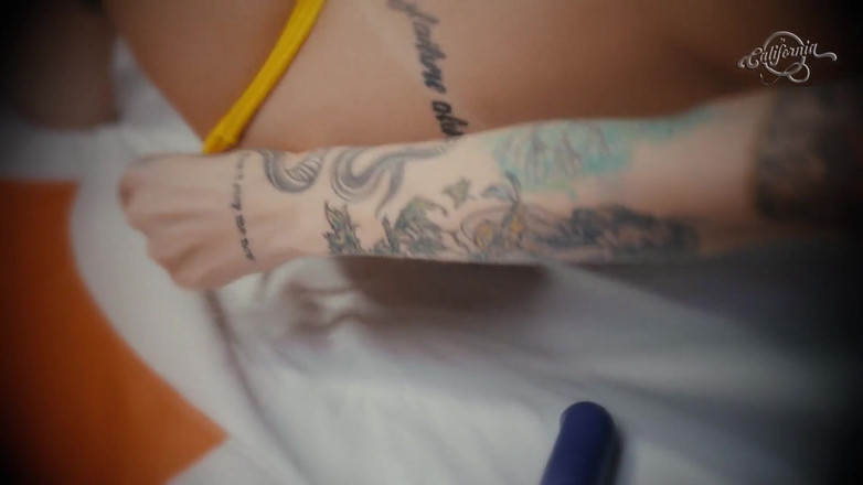 California TV: У ліжку з Leh Linares