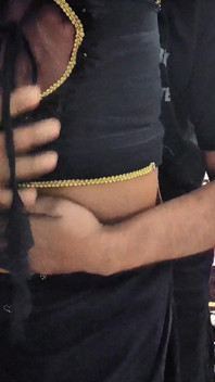 Hot Indian Desi Aunty Sex in Black Saari